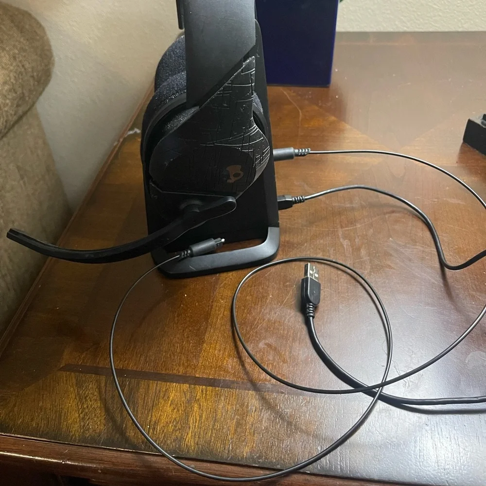 SkullCandy PS3 PS4 Bluetooth Gaming Headset with Microphone & Charging Station